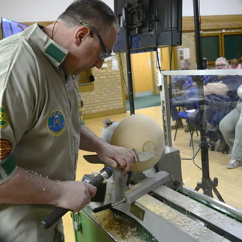 1 Day Beginners Woodturning Course, photographed by Stephen Kearvell