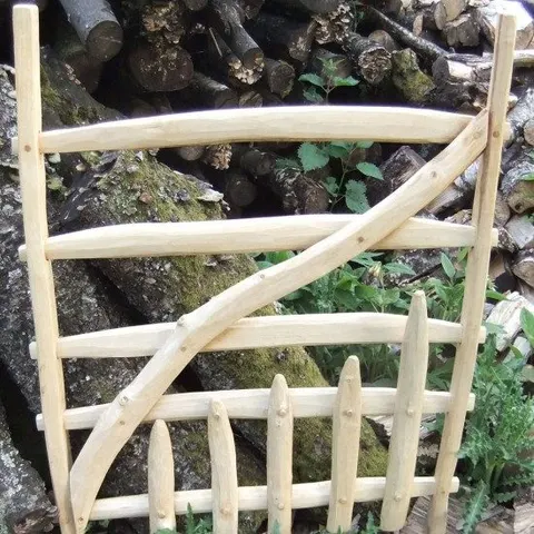 Cleft Ash Gates (2 day course), photographed by Gedwood