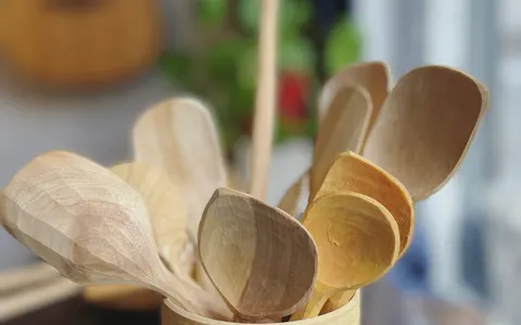 Improvers' Spoon Carving, Full Day, photographed by Bristol Tree Craft